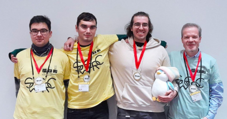 Estudantes da U.Porto bisam no maior concurso de programação do mundo