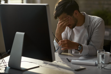 Níveis elevados de stress e burnout: saúde mental de profissionais de TI acusa desgaste