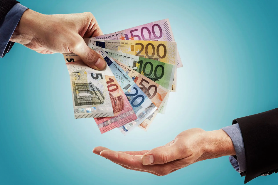 Dos 23 aos 60 mil euros anuais: veja quanto se ganha nas profissões mais procuradas em Portugal